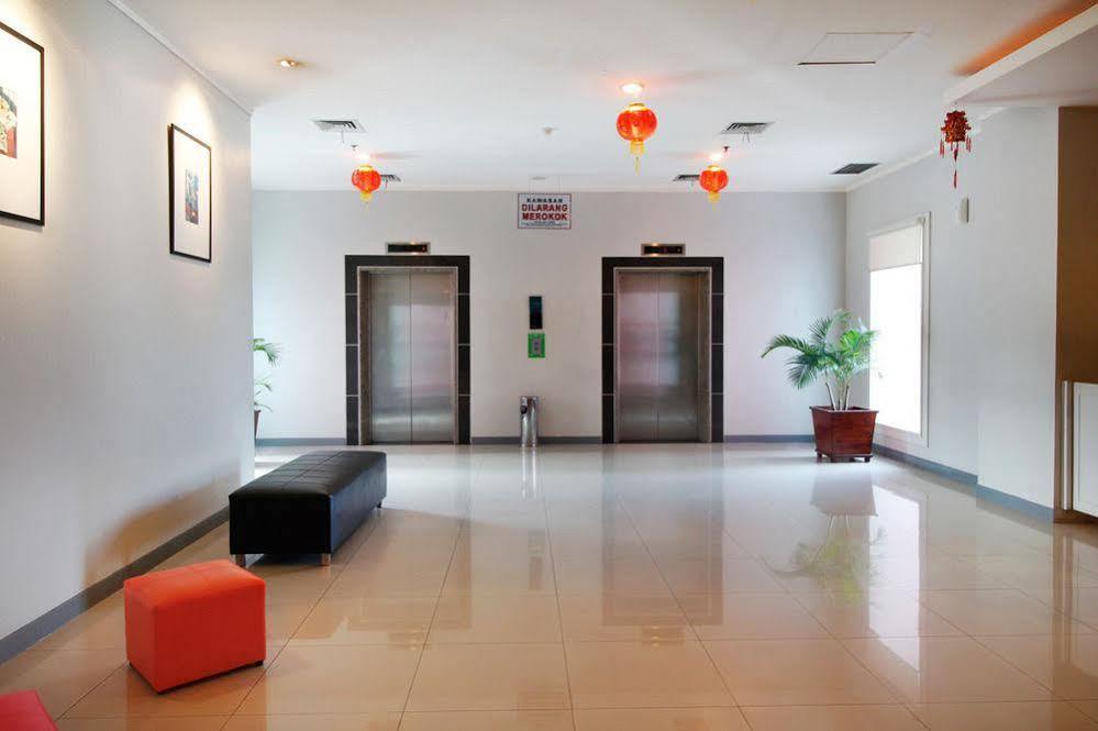 Отель Airy Glodok Pinangsia Raya Джакарта Экстерьер фото